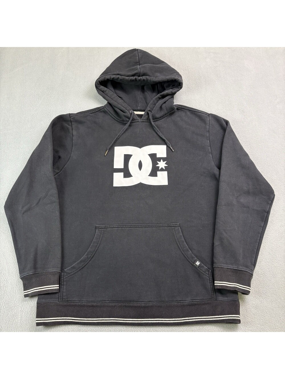 Y2K DC Shoes Pullover Hoodie Size Large Black Skate